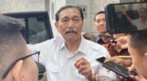 Luhut Sebut Pihak yang Minta Wapres Gibran Dicopot
